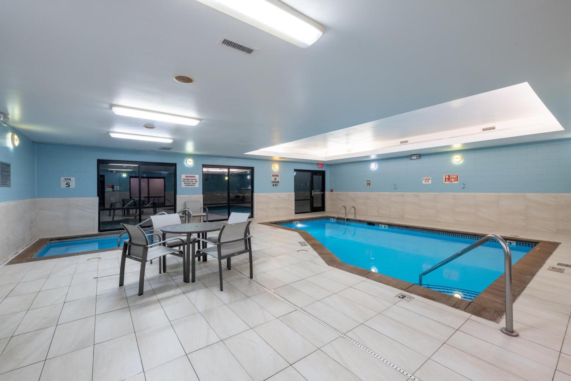 Holiday Inn Express Rochester South - Mayo Area By Ihg Εξωτερικό φωτογραφία