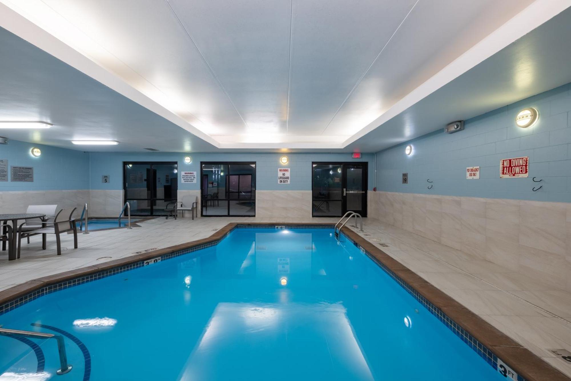Holiday Inn Express Rochester South - Mayo Area By Ihg Εξωτερικό φωτογραφία